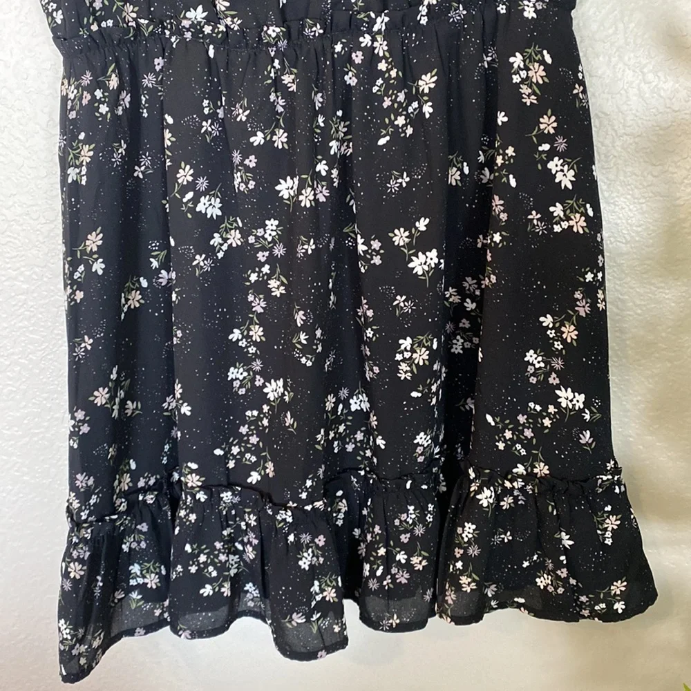 Cupcakes & Cashmere Flirty Lida Floral Dress | size 6 - Picture 2 of 9